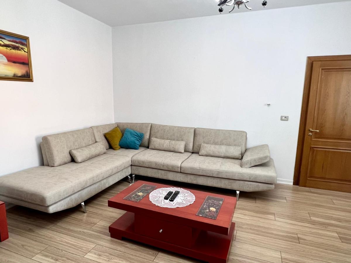 Comfort Home-Apartment Tirana Esterno foto