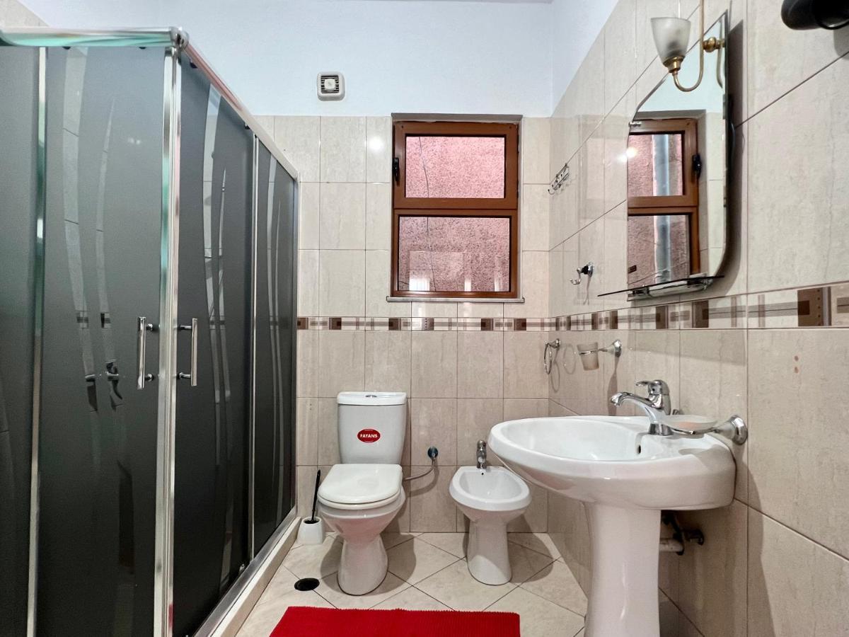 Comfort Home-Apartment Tirana Esterno foto