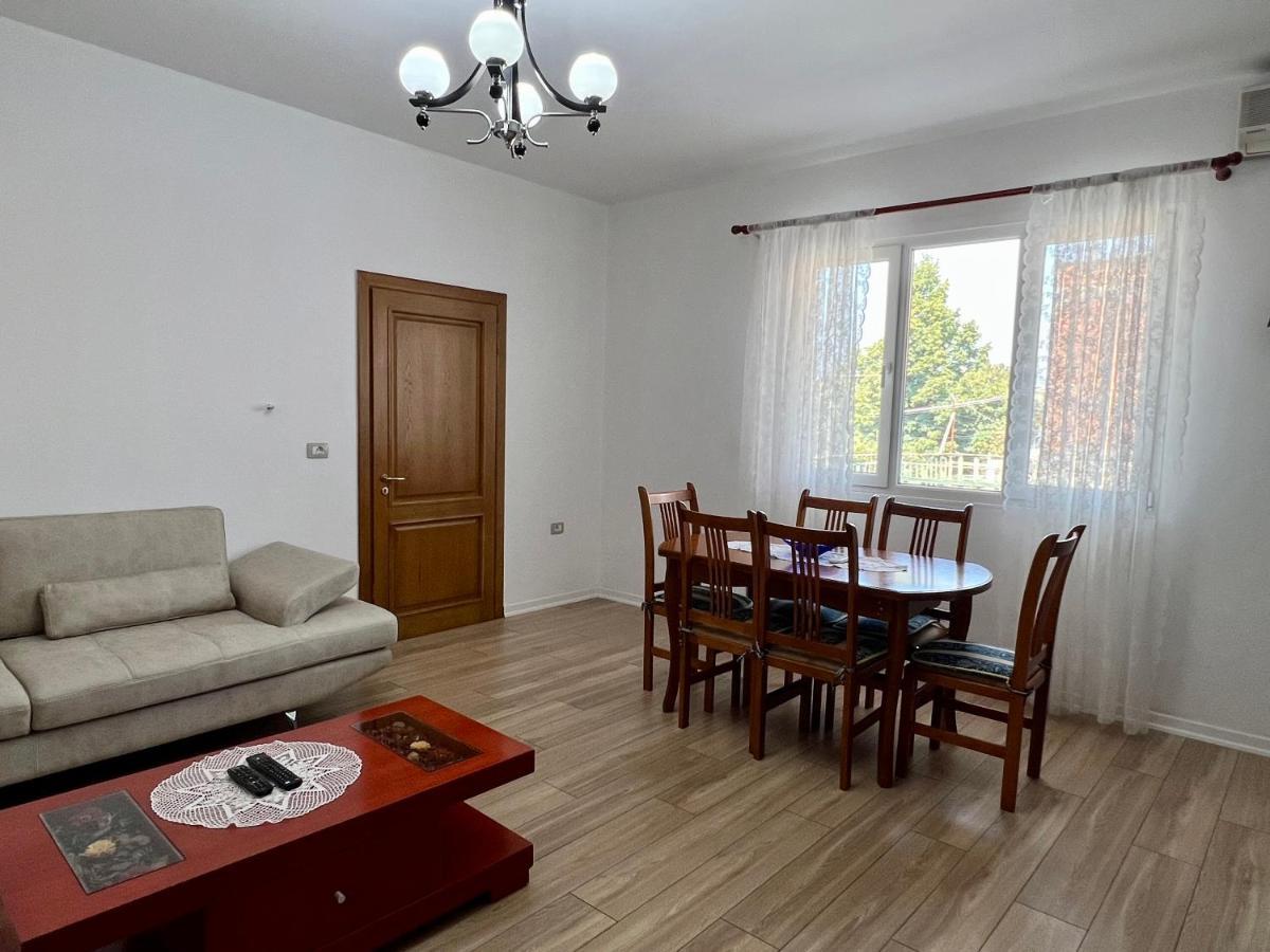 Comfort Home-Apartment Tirana Esterno foto