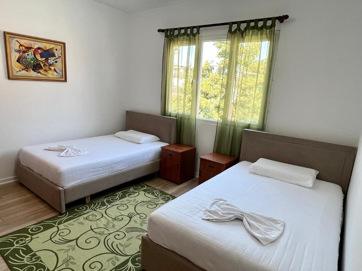 Comfort Home-Apartment Tirana Esterno foto